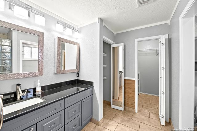6739 TEZEL BND, San Antonio, TX 78250