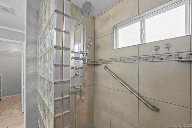 6739 TEZEL BND, San Antonio, TX 78250