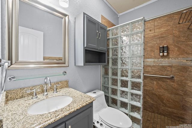6739 TEZEL BND, San Antonio, TX 78250