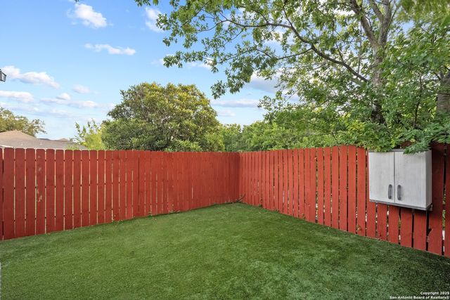 6739 TEZEL BND, San Antonio, TX 78250