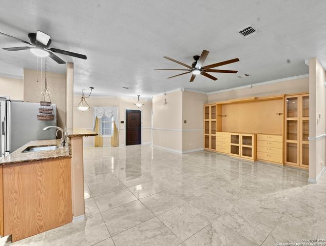 6739 TEZEL BND, San Antonio, TX 78250