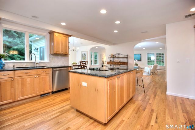 4 North Valley Road, Ridgefield, CT 06877
