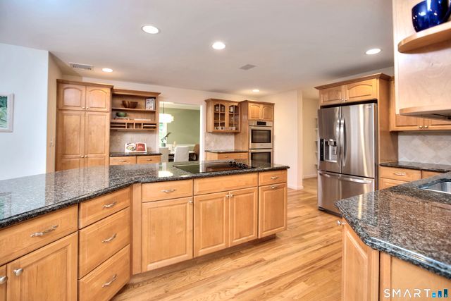 4 North Valley Road, Ridgefield, CT 06877