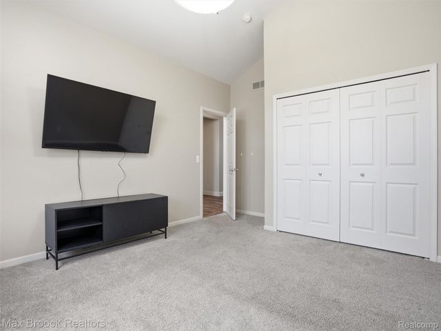 57103 Decora Park Boulevard, New Haven Village, MI 48048