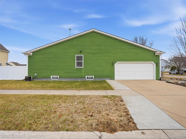 57103 Decora Park Boulevard, New Haven Village, MI 48048