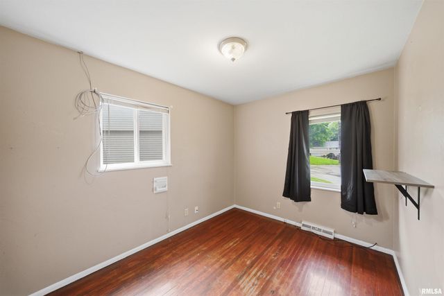 2224 N KNOLLAIRE Drive, Washington, IL 61571