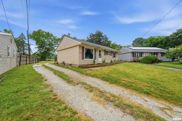 2224 N KNOLLAIRE Drive, Washington, IL 61571