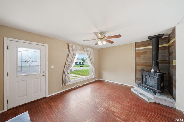 2224 N KNOLLAIRE Drive, Washington, IL 61571