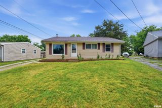 2224 N KNOLLAIRE Drive, Washington, IL 61571