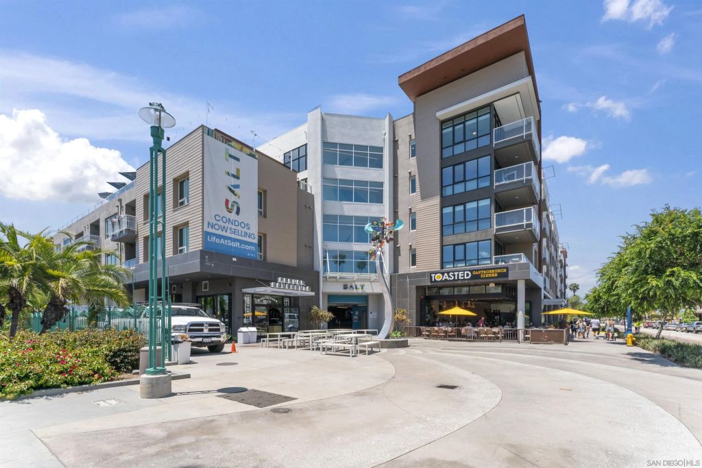 355 N Cleveland Street 405, Oceanside, CA 92054