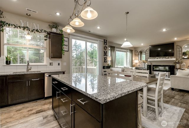 7713 208th Avenue E, Bonney Lake, WA 98391