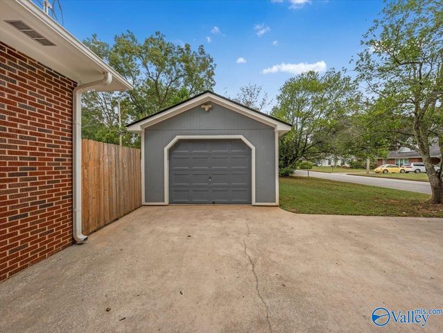 2416 Elliott Street SE, Decatur, AL 35601