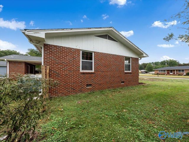 2416 Elliott Street SE, Decatur, AL 35601