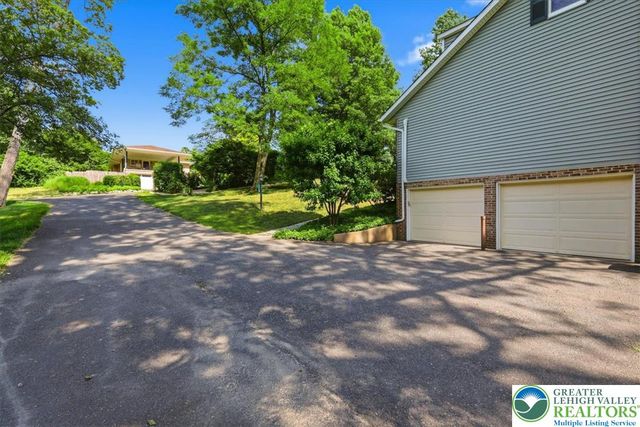 1704 Gable Drive, Coopersburg Boro, PA 18036