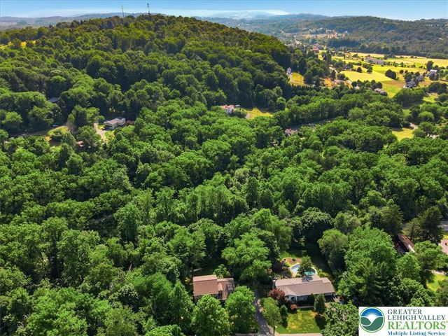 1704 Gable Drive, Coopersburg Boro, PA 18036