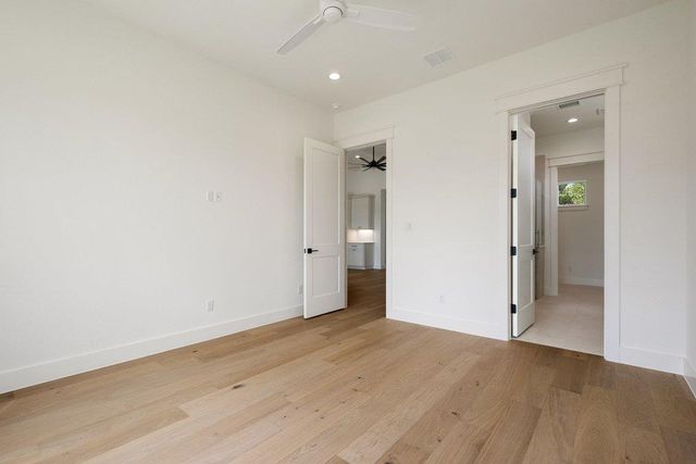 501 Ranchview DR, Johnson City, TX 78636