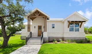 501 Ranchview DR, Johnson City, TX 78636