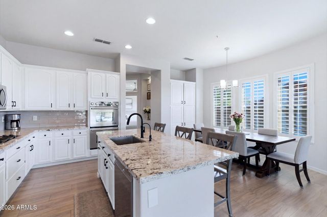 10766 E PALM RIDGE Drive, Scottsdale, AZ 85255