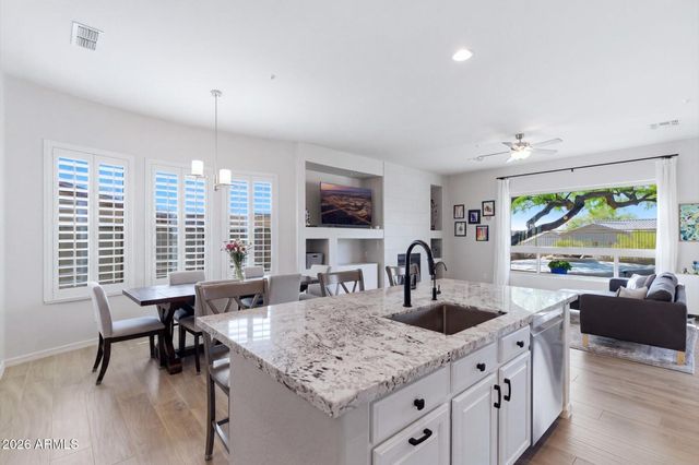 10766 E PALM RIDGE Drive, Scottsdale, AZ 85255
