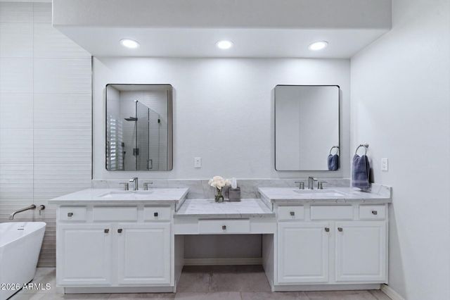10766 E PALM RIDGE Drive, Scottsdale, AZ 85255