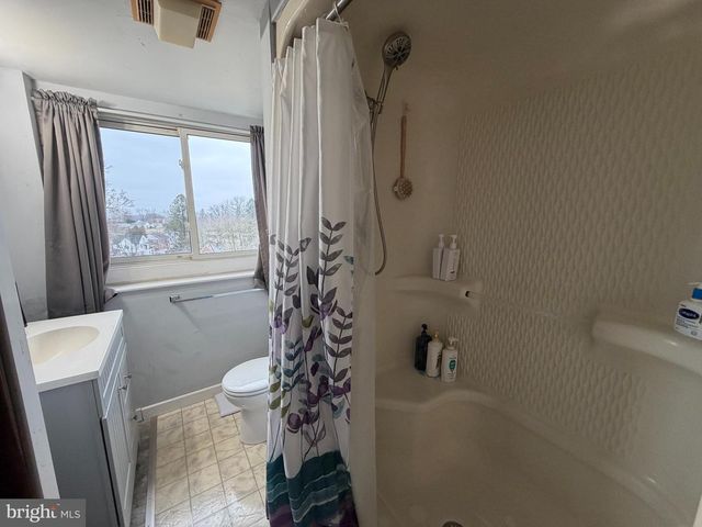 25 W 33RD ST, Reading, PA 19606