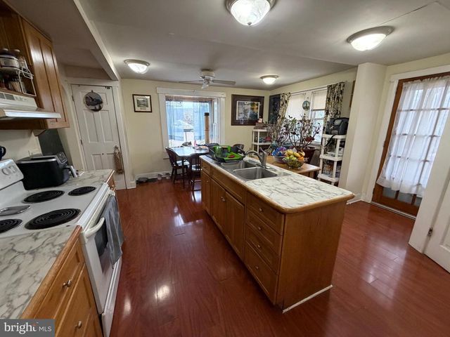 25 W 33RD ST, Reading, PA 19606
