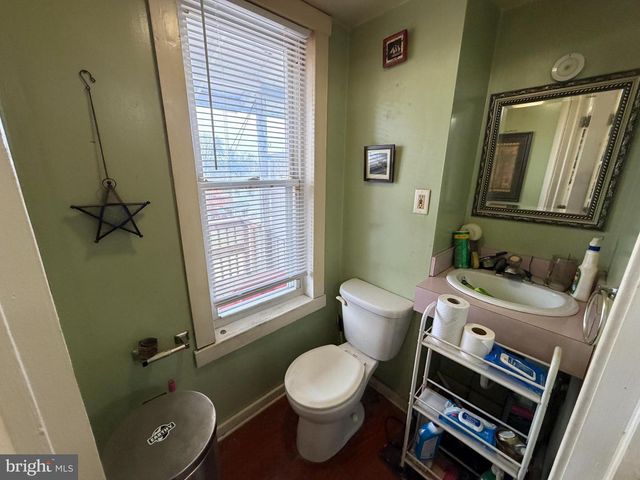 25 W 33RD ST, Reading, PA 19606