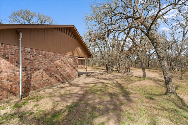 1447 Red Gate Road, Mart, TX 76664