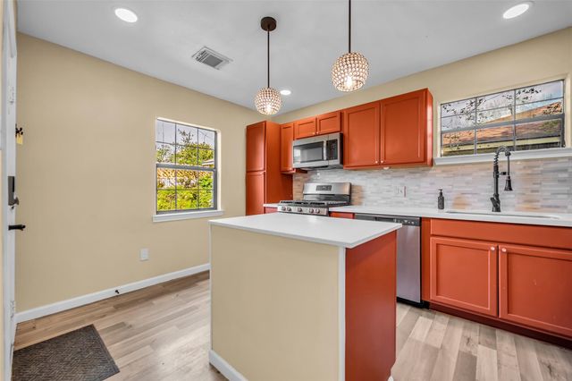 2915 Robertson Street, Houston, TX 77009