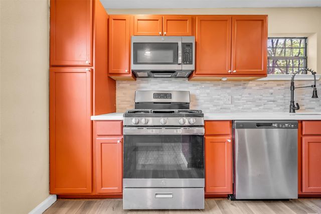 2915 Robertson Street, Houston, TX 77009