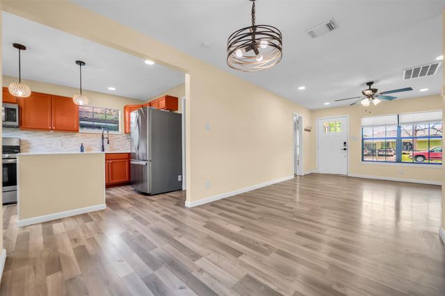 2915 Robertson Street, Houston, TX 77009