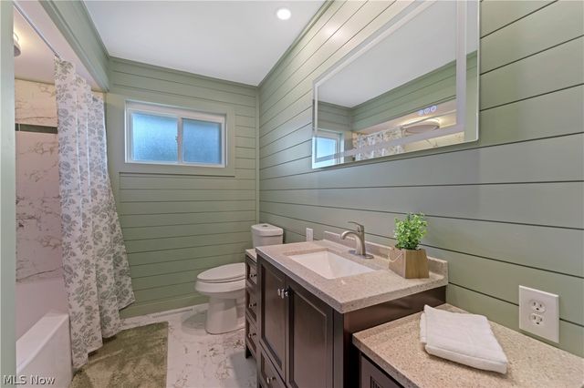 12500 Salem Warren Road, Salem, OH 44460