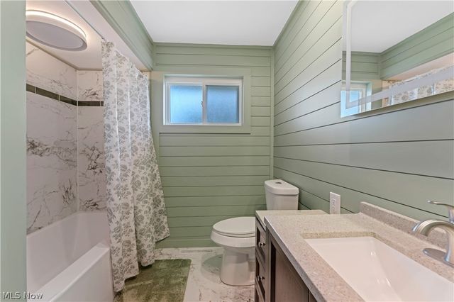 12500 Salem Warren Road, Salem, OH 44460