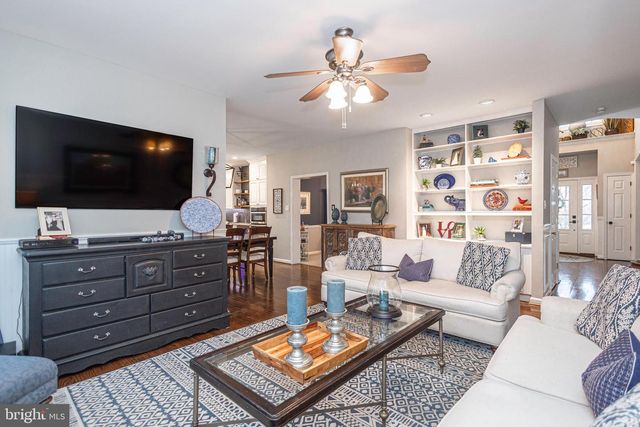 650 MAPLE GLEN CIR, Ambler, PA 19002