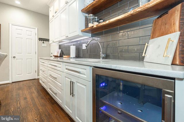 650 MAPLE GLEN CIR, Ambler, PA 19002