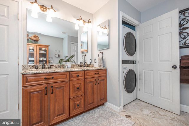 650 MAPLE GLEN CIR, Ambler, PA 19002