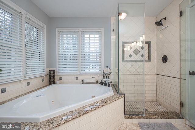 650 MAPLE GLEN CIR, Ambler, PA 19002