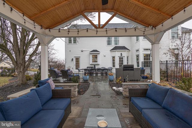 650 MAPLE GLEN CIR, Ambler, PA 19002