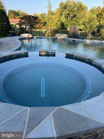 650 MAPLE GLEN CIR, Ambler, PA 19002