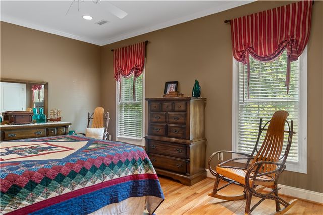 119 Oak Crest Circle, Seneca, SC 29672