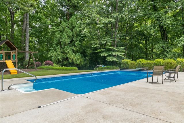 119 Oak Crest Circle, Seneca, SC 29672