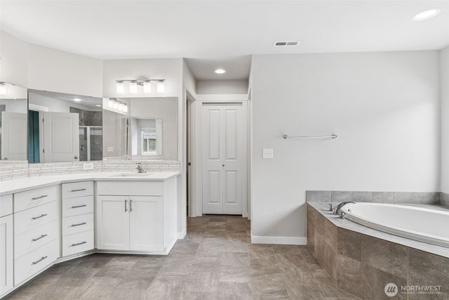 6813 Sweetgum Avenue NE, Lacey, WA 98516
