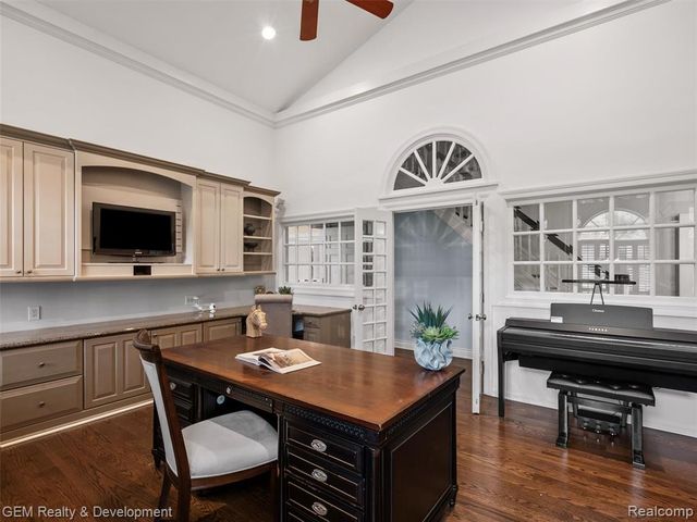 1900 Tiverton Road, Bloomfield Hills, MI 48304