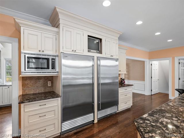 1900 Tiverton Road, Bloomfield Hills, MI 48304