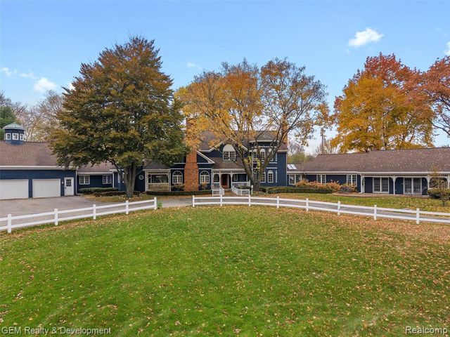 1900 Tiverton Road, Bloomfield Hills, MI 48304