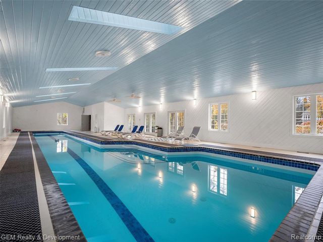 1900 Tiverton Road, Bloomfield Hills, MI 48304