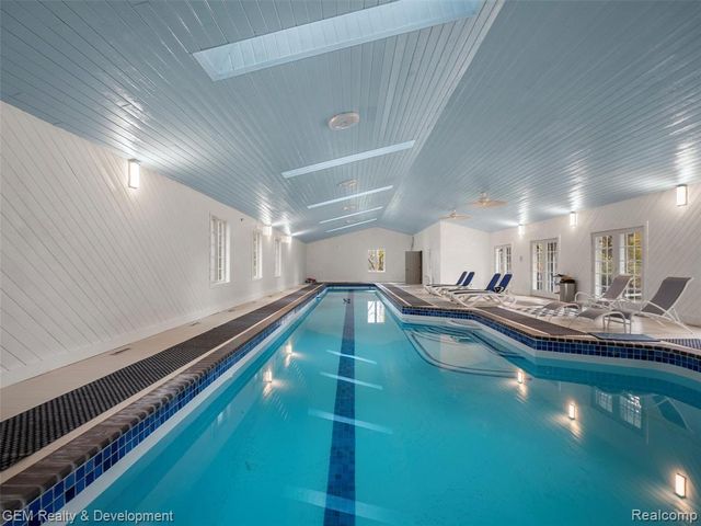 1900 Tiverton Road, Bloomfield Hills, MI 48304