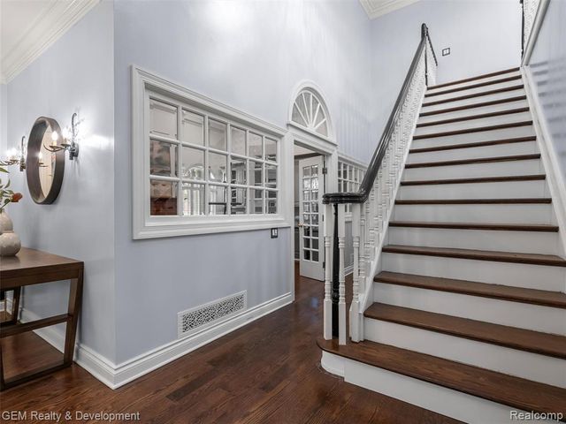 1900 Tiverton Road, Bloomfield Hills, MI 48304