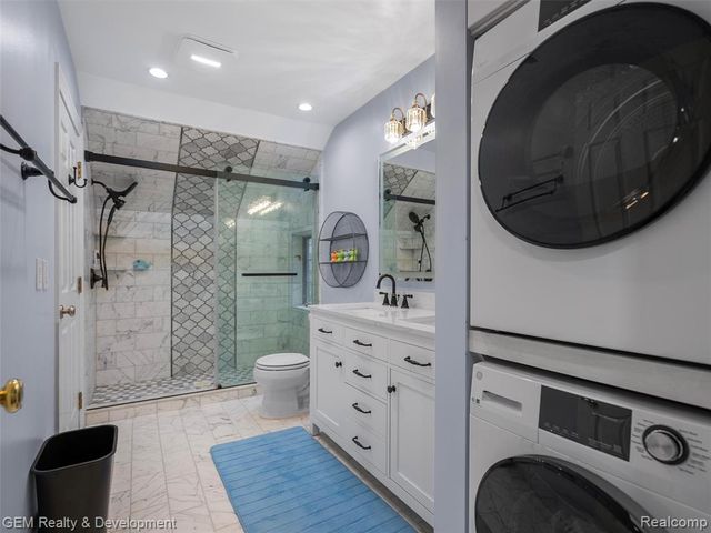 1900 Tiverton Road, Bloomfield Hills, MI 48304