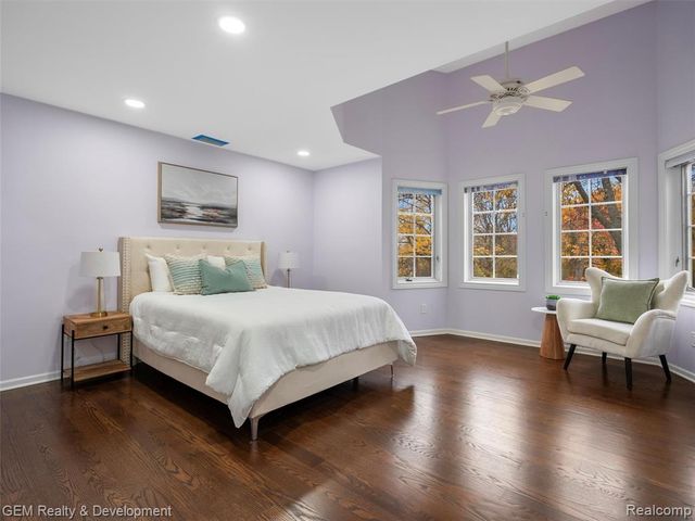 1900 Tiverton Road, Bloomfield Hills, MI 48304